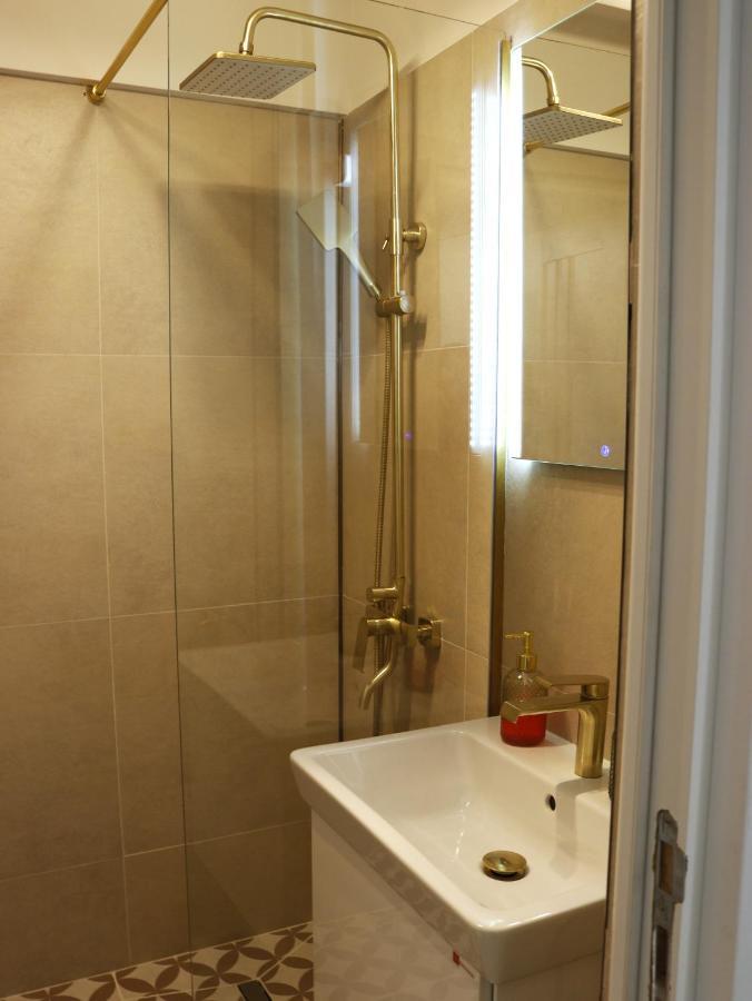 Mina City Center Apartment Amzei Bukarest Eksteriør billede