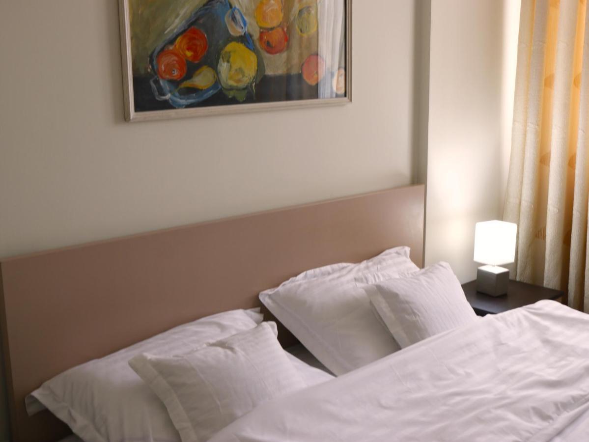 Mina City Center Apartment Amzei Bukarest Eksteriør billede
